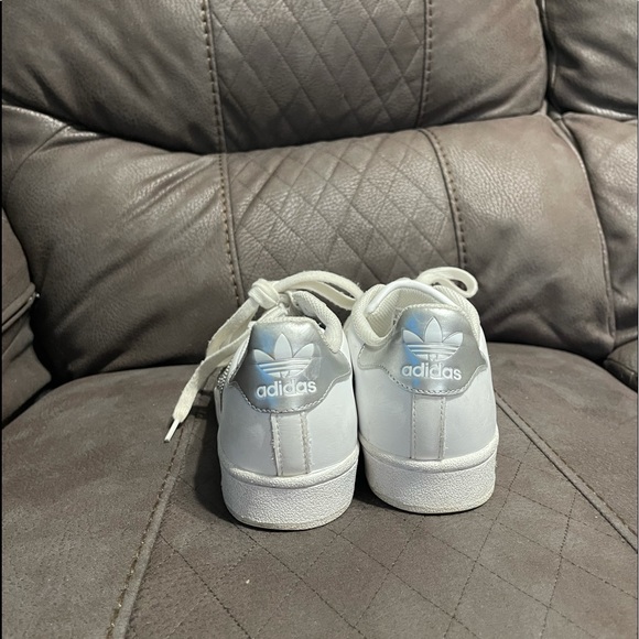 Silver detailed adidas superstars! - Picture 3 of 5